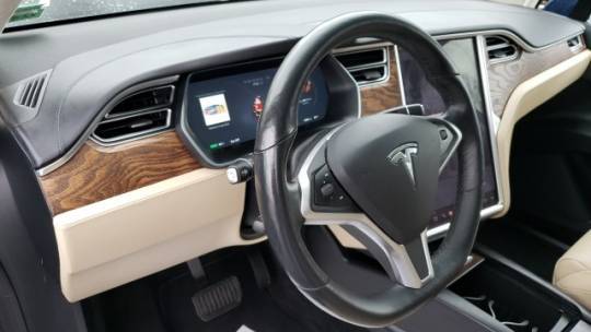 2017 Tesla Model X 5YJXCBE23HF038430