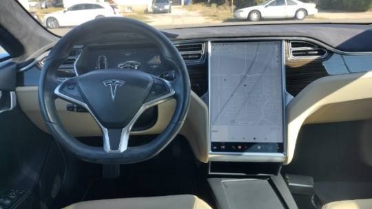 2016 Tesla Model S 5YJSA1E25GF144158