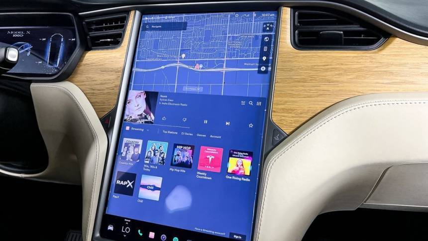 2018 Tesla Model X 5YJXCBE20JF103739