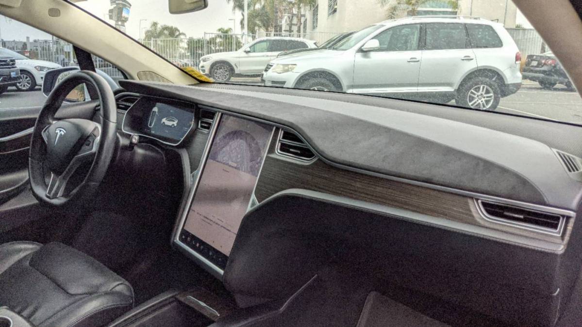 2016 Tesla Model X 5YJXCAE26GF004345