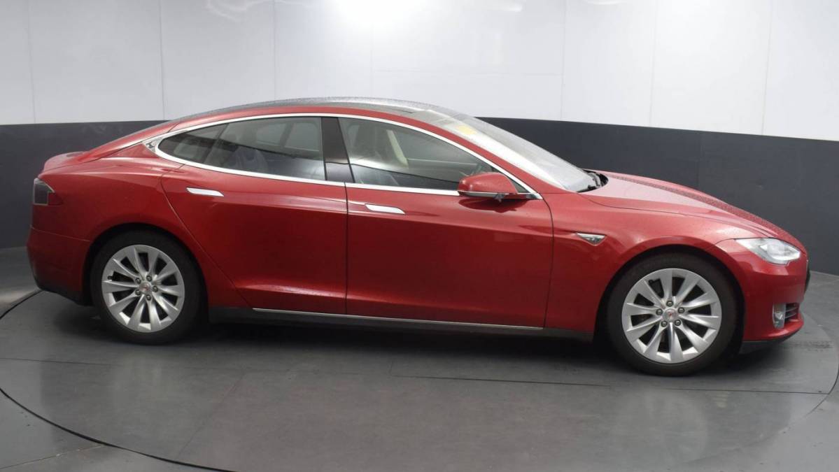 2016 Tesla Model S 5YJSA1E28GF126589