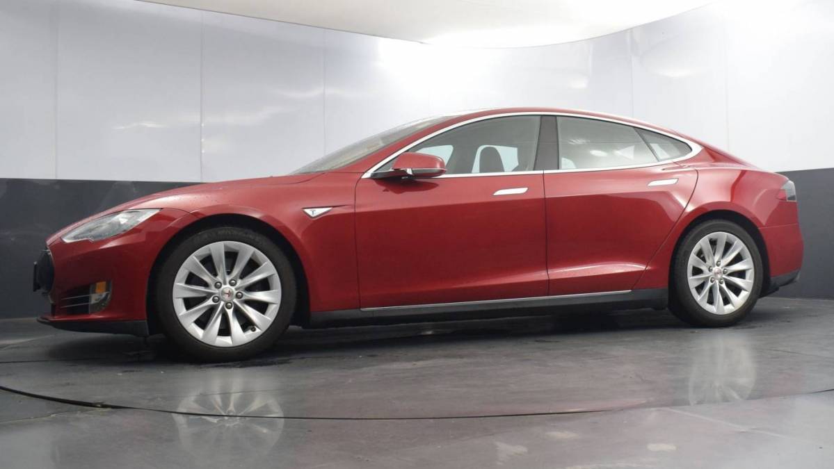 2016 Tesla Model S 5YJSA1E28GF126589