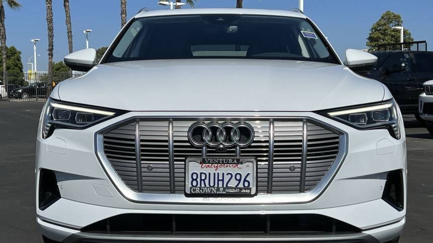 2019 Audi e-tron WA1LAAGE8KB024176