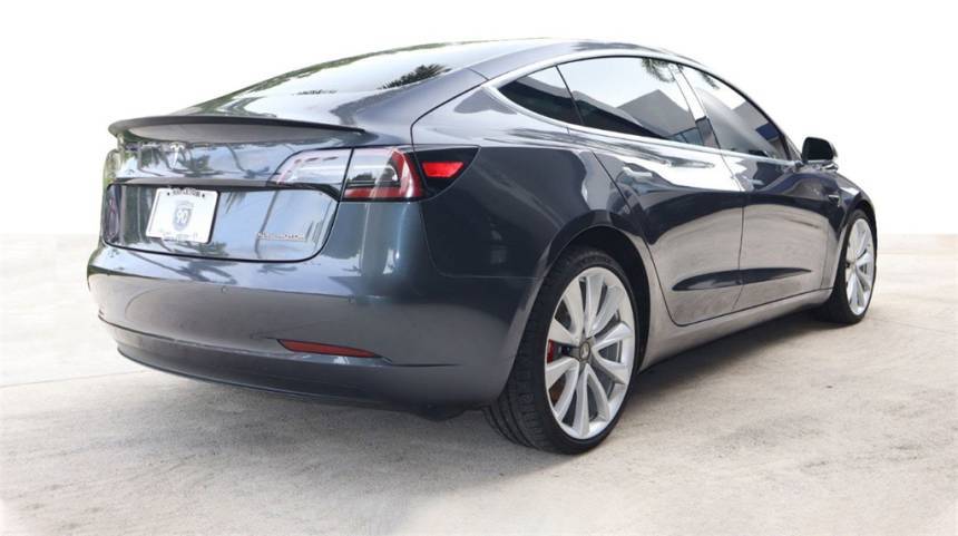 2018 Tesla Model 3 5YJ3E1EB2JF073047