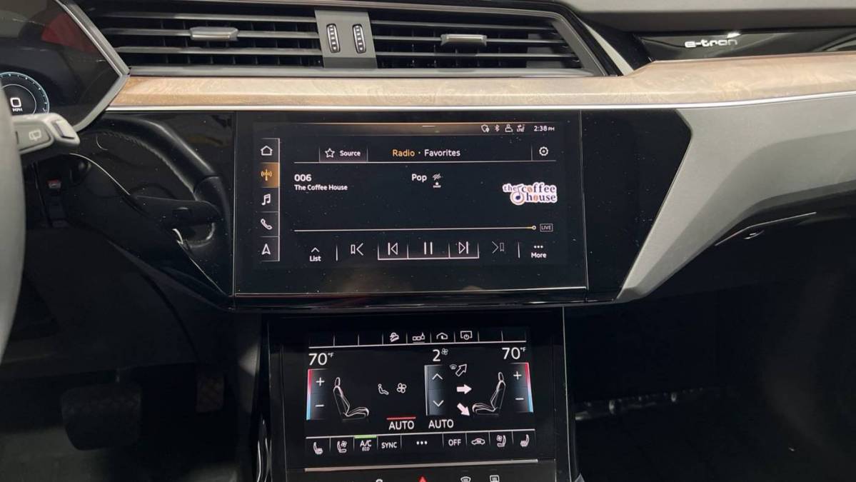 2019 Audi e-tron WA1LAAGE8KB013100