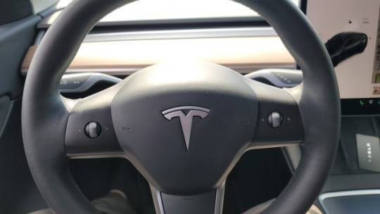 2021 Tesla Model Y 5YJYGDEE7MF139754