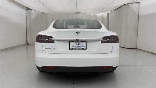 2016 Tesla Model S 5YJSA1E20GF122102