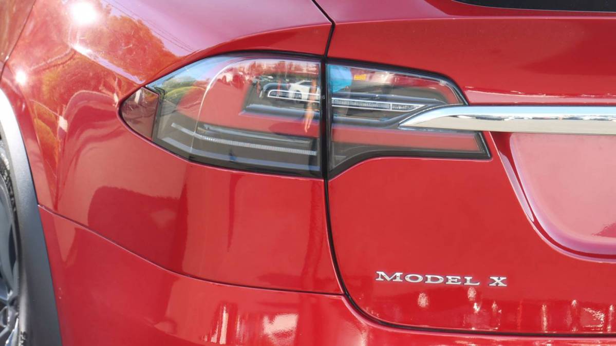 2017 Tesla Model X 5YJXCBE23HF075171
