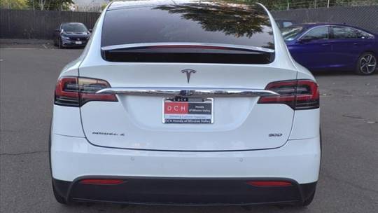 2016 Tesla Model X 5YJXCBE22GF007152