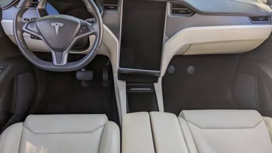 2018 Tesla Model X 5YJXCAE21JF129616