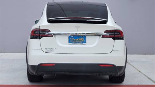 2017 Tesla Model X 5YJXCDE25HF053927