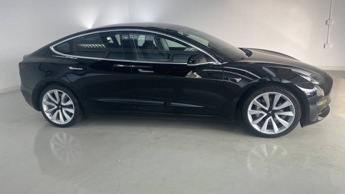 2019 Tesla Model 3 5YJ3E1EB8KF388596