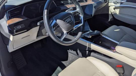 2019 Audi e-tron WA1VABGE1KB017018