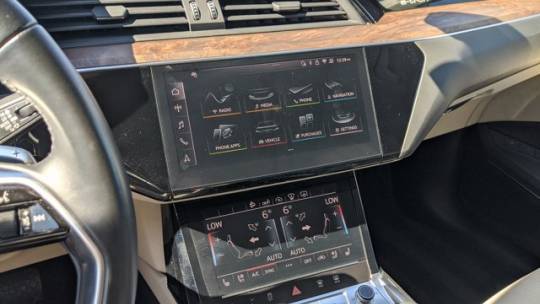 2019 Audi e-tron WA1VABGE1KB017018