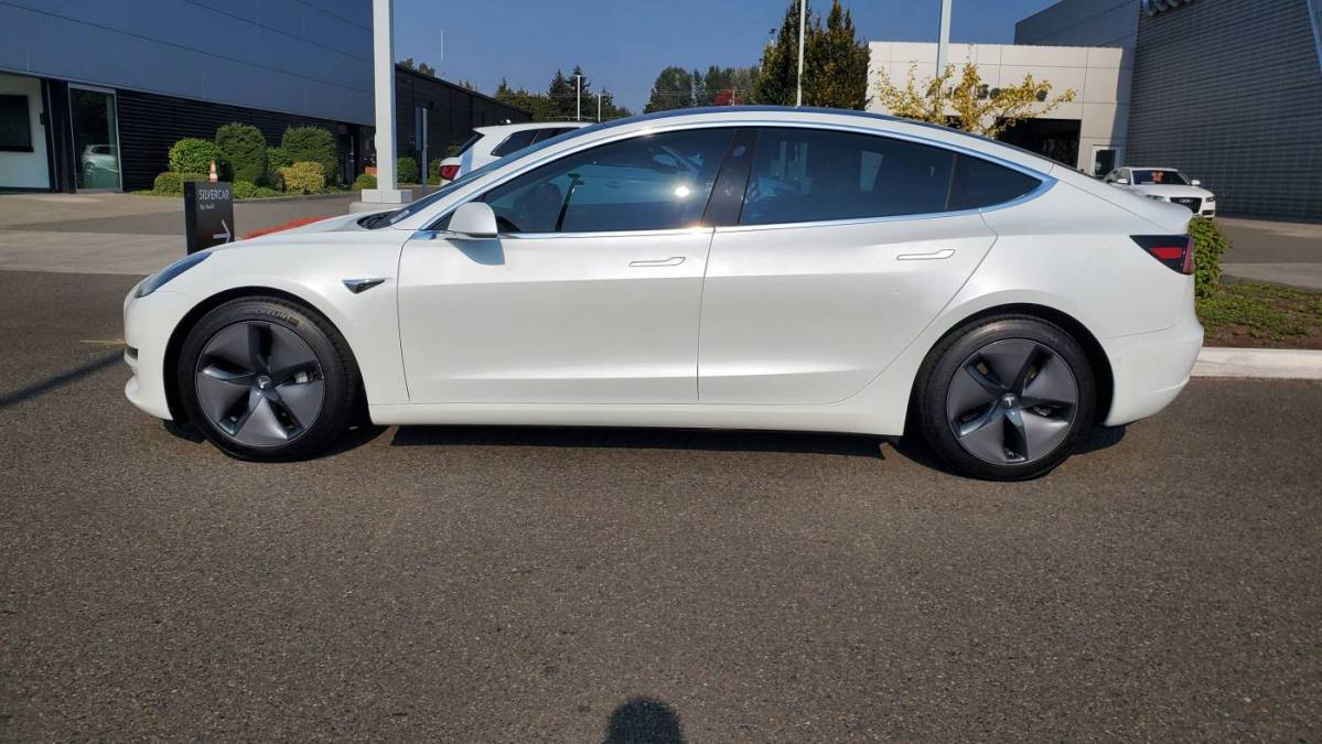 2018 Tesla Model 3 5YJ3E1EB5JF088643