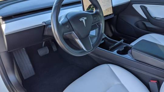 2018 Tesla Model 3 5YJ3E1EB5JF135704