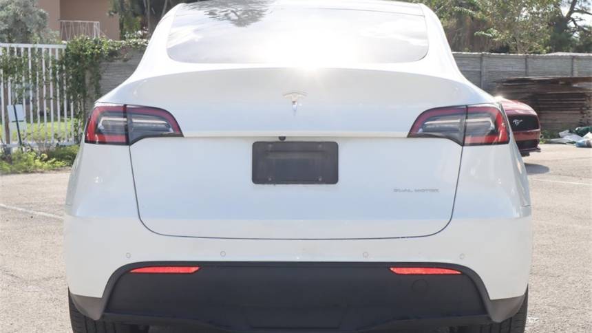 2021 Tesla Model Y 5YJYGDEE1MF131505