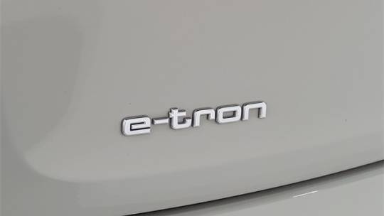 2019 Audi e-tron WA1LABGE0KB017504