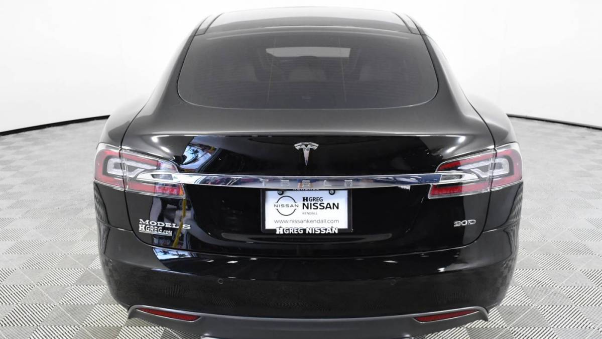 2016 Tesla Model S 5YJSA1E24GF126282