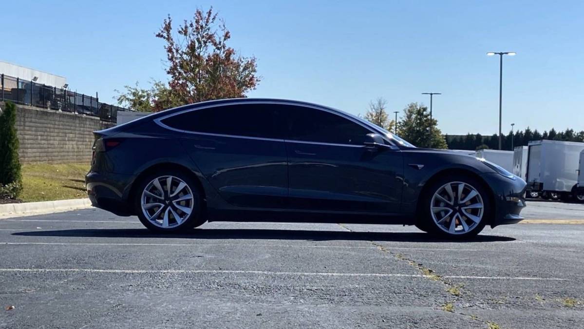 2018 Tesla Model 3 5YJ3E1EB8JF097207