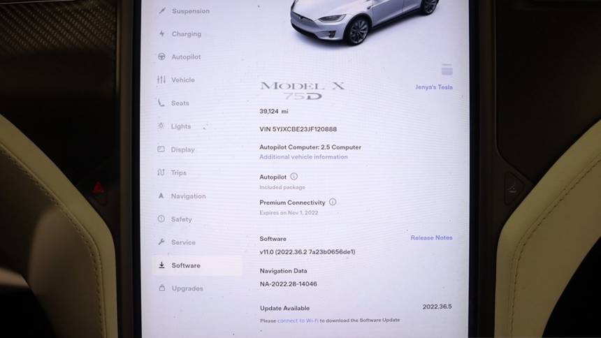 2018 Tesla Model X 5YJXCBE23JF120888
