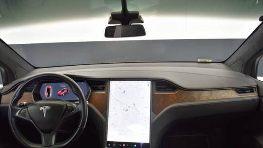 2018 Tesla Model X 5YJXCBE49JF138779