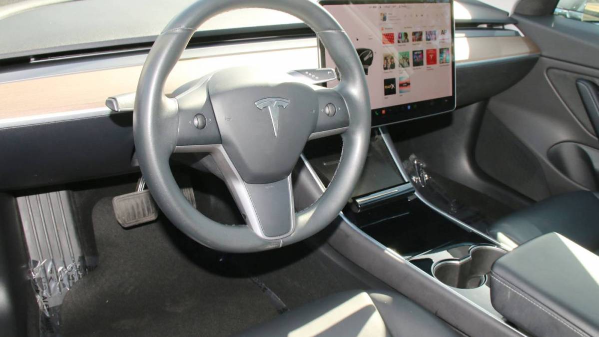 2018 Tesla Model 3 5YJ3E1EB9JF119408