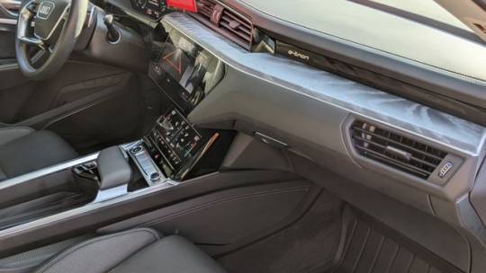 2021 Audi e-tron WA1VAAGE9MB026921