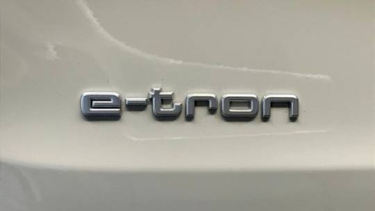2019 Audi e-tron WA1VAAGE0KB015822