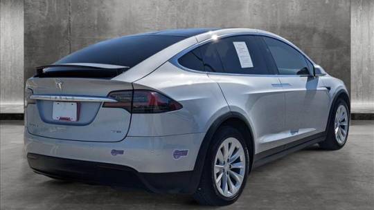 2018 Tesla Model X 5YJXCDE20JF139605