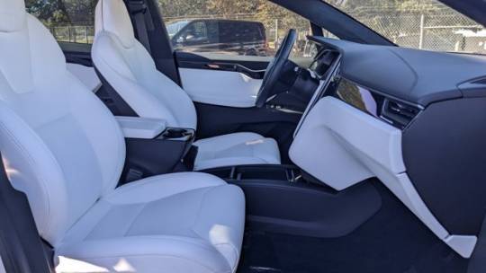 2018 Tesla Model X 5YJXCDE20JF139605