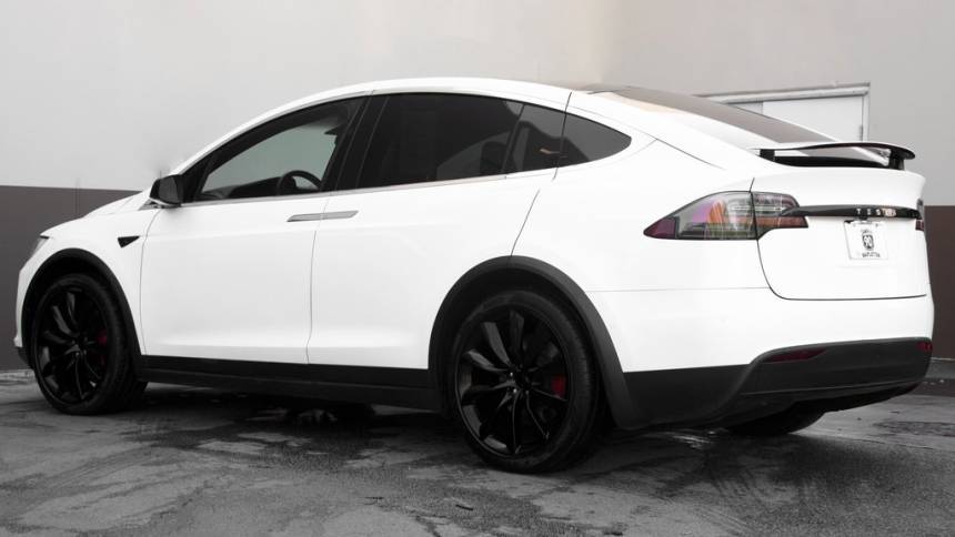 2018 Tesla Model X 5YJXCBE22JF105346