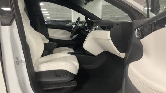 2019 Tesla Model X 5YJXCBE27KF151479