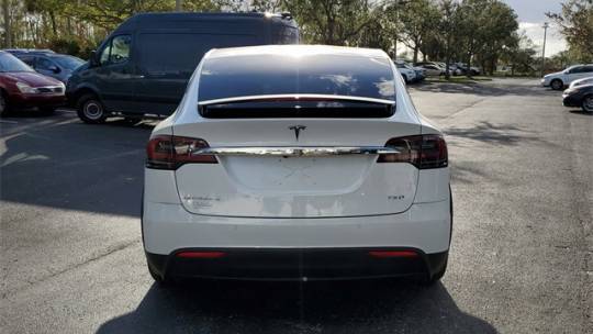 2018 Tesla Model X 5YJXCAE21JF105316