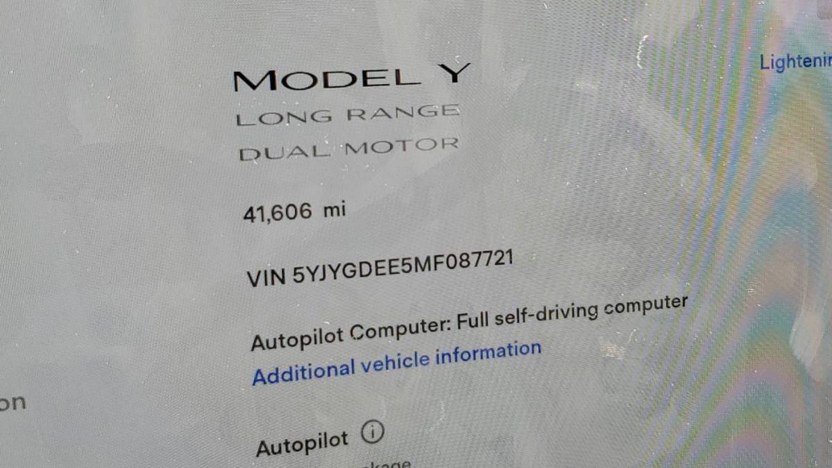 2021 Tesla Model Y 5YJYGDEE5MF087721