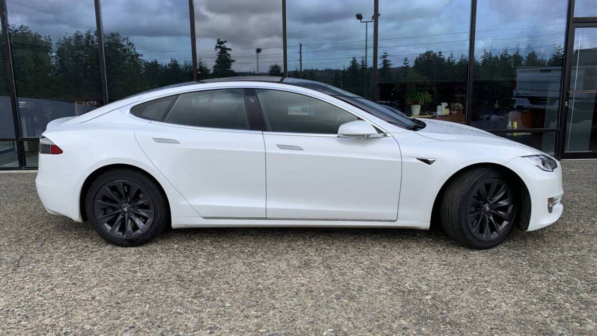 2018 Tesla Model S 5YJSA1E29JF260373