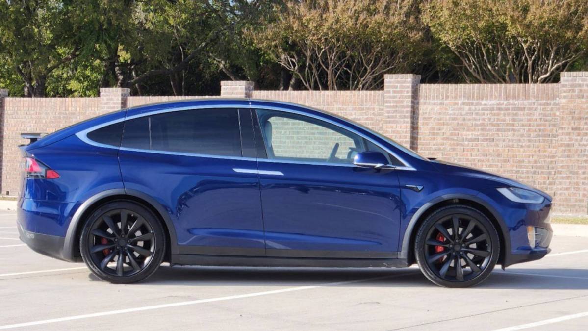2018 Tesla Model X 5YJXCBE40JF106609