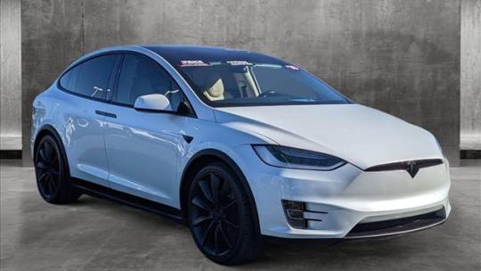 2018 Tesla Model X 5YJXCBE27JF141033
