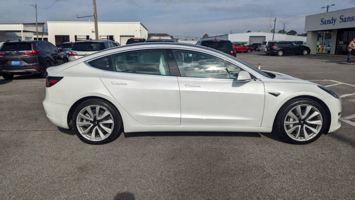 2019 Tesla Model 3 5YJ3E1EB4KF469949