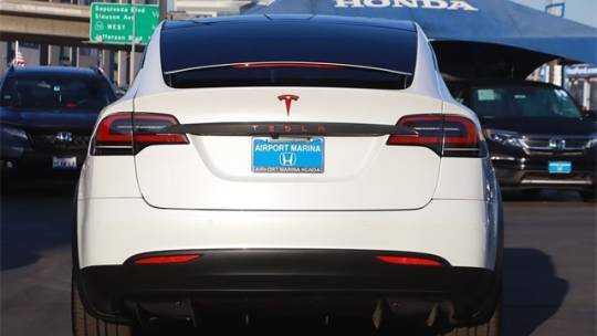 2016 Tesla Model X 5YJXCBE25GF009123