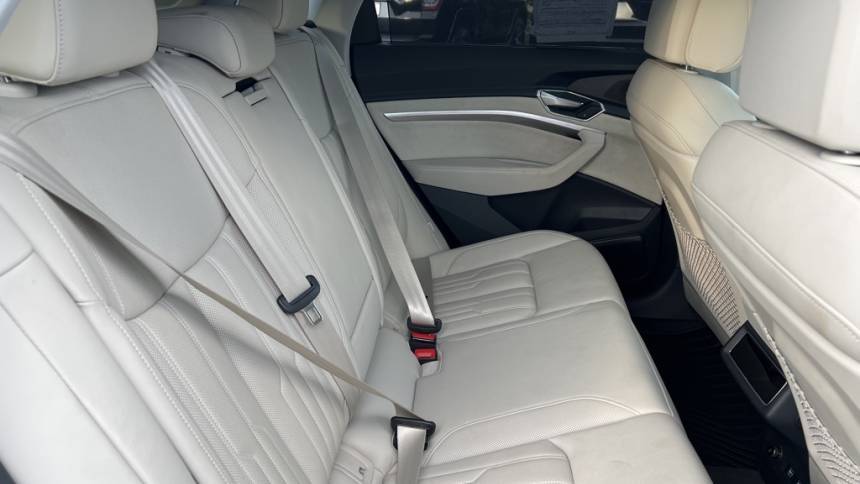 2019 Audi e-tron WA1VABGE5KB011688