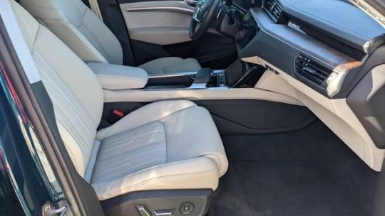 2019 Audi e-tron WA1VAAGE8KB010433