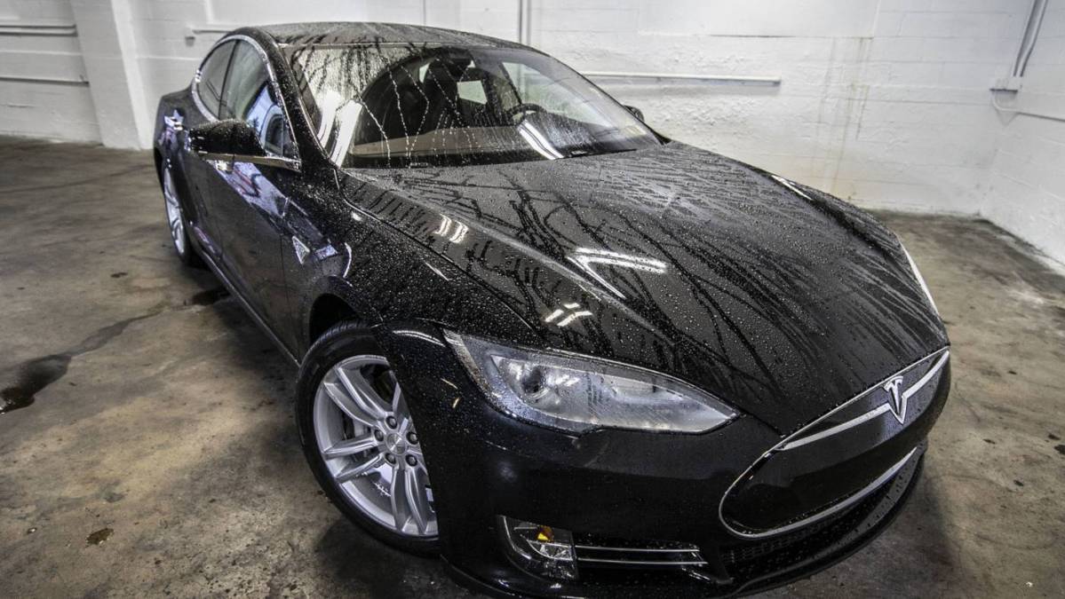 2015 Tesla Model S 5YJSA1H23FF093270
