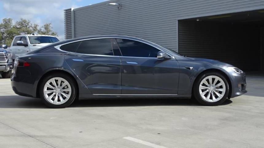2017 Tesla Model S 5YJSA1E13HF209050