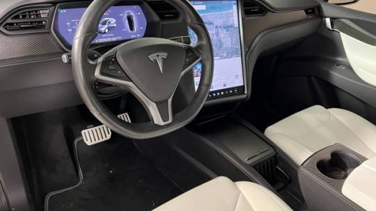 2018 Tesla Model X 5YJXCBE4XJF143408