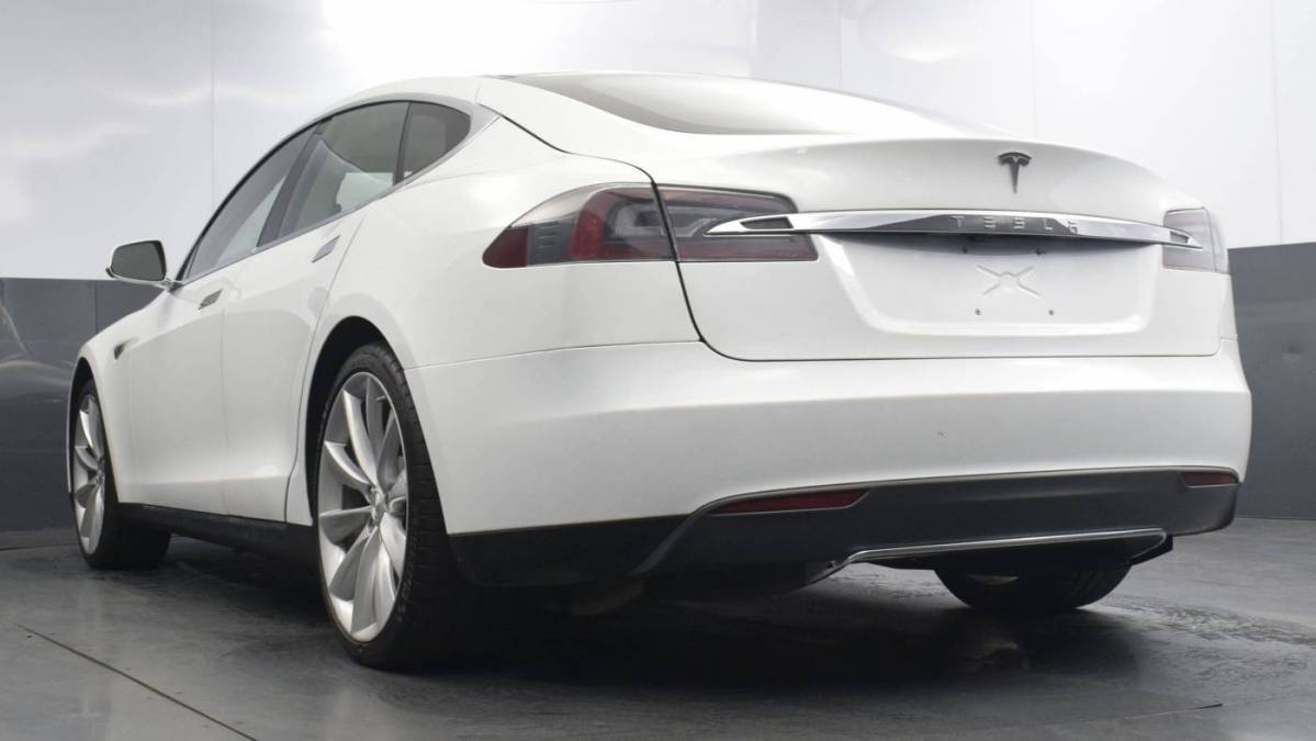 2013 Tesla Model S 5YJSA1DP0DFP10574