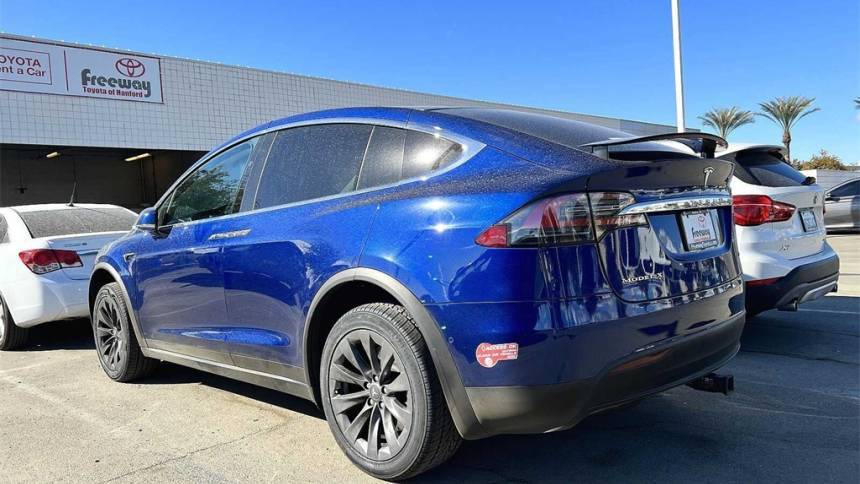 2018 Tesla Model X 5YJXCBE2XJF102484