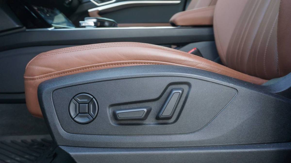 2019 Audi e-tron WA1LAAGE1KB022642
