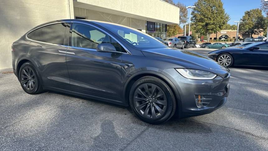 2018 Tesla Model X 5YJXCBE2XJF088764