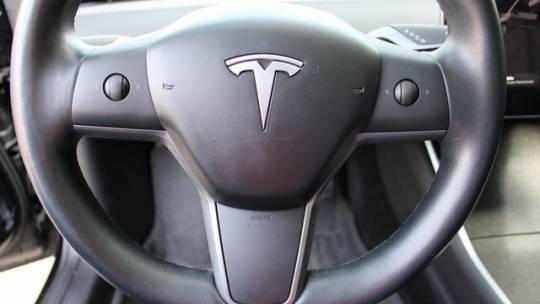 2018 Tesla Model 3 5YJ3E1EB8JF182502